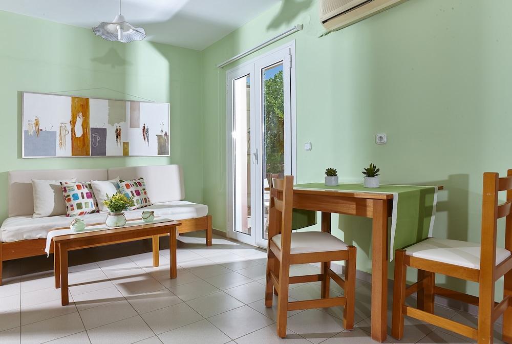 Everest Apartments And Suites Stalida Dış mekan fotoğraf